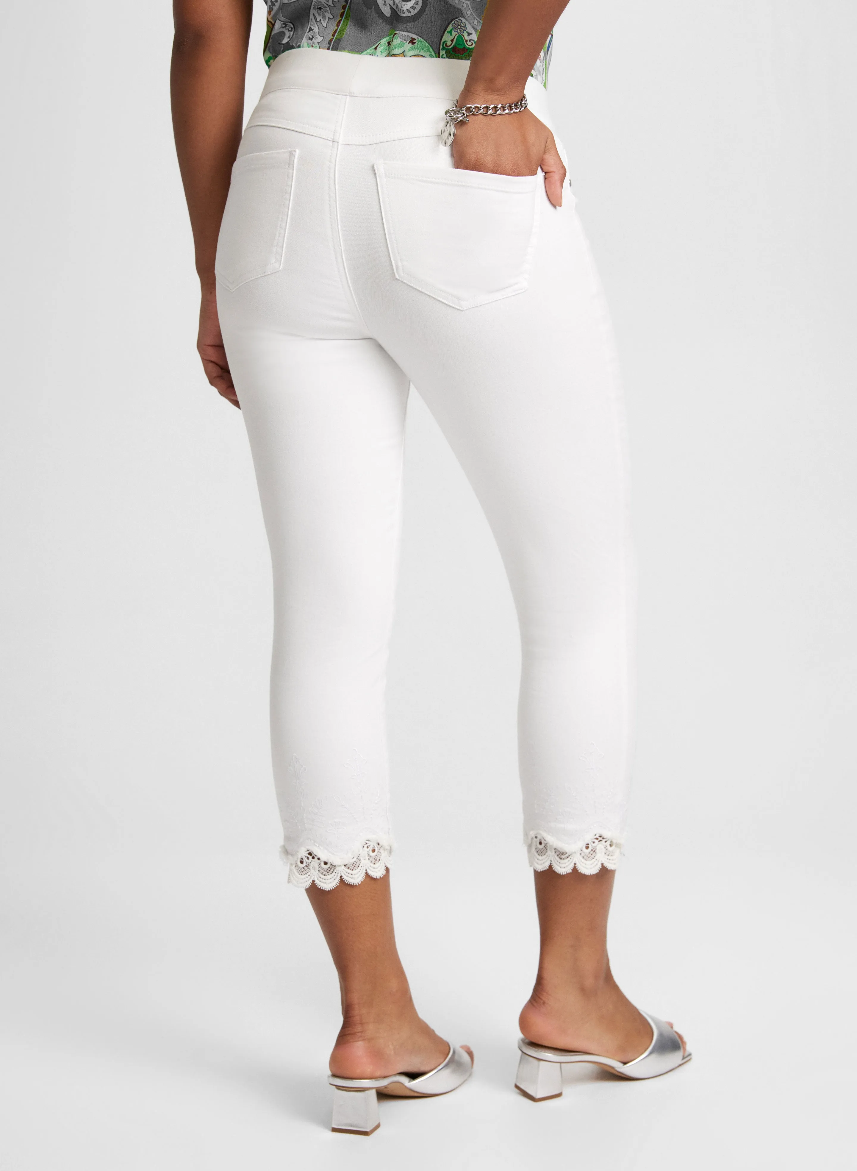 Embroidered Hem Capri Jeans