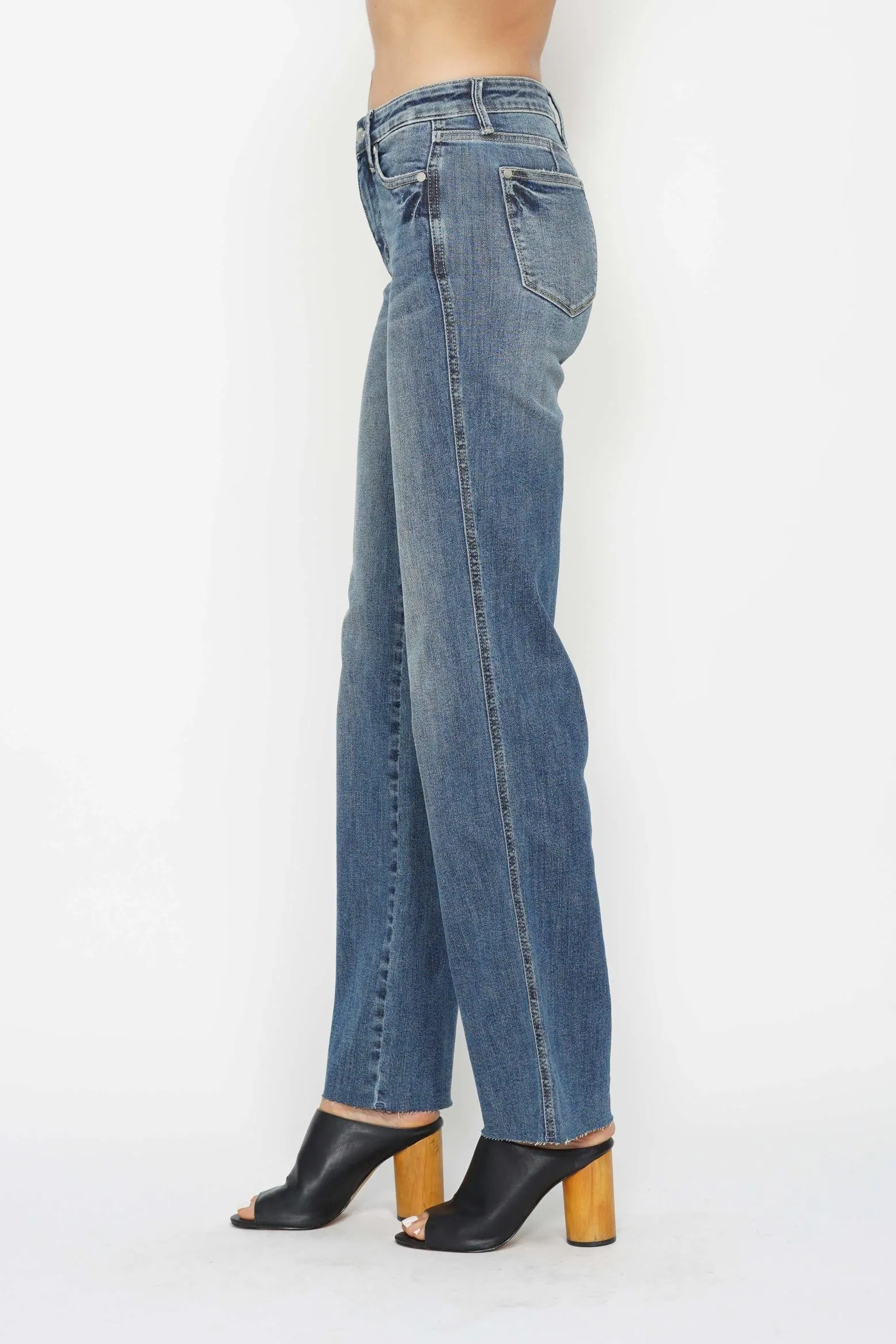 Judy Blue Medium Rise Tummy Control Vintage Straight Jeans