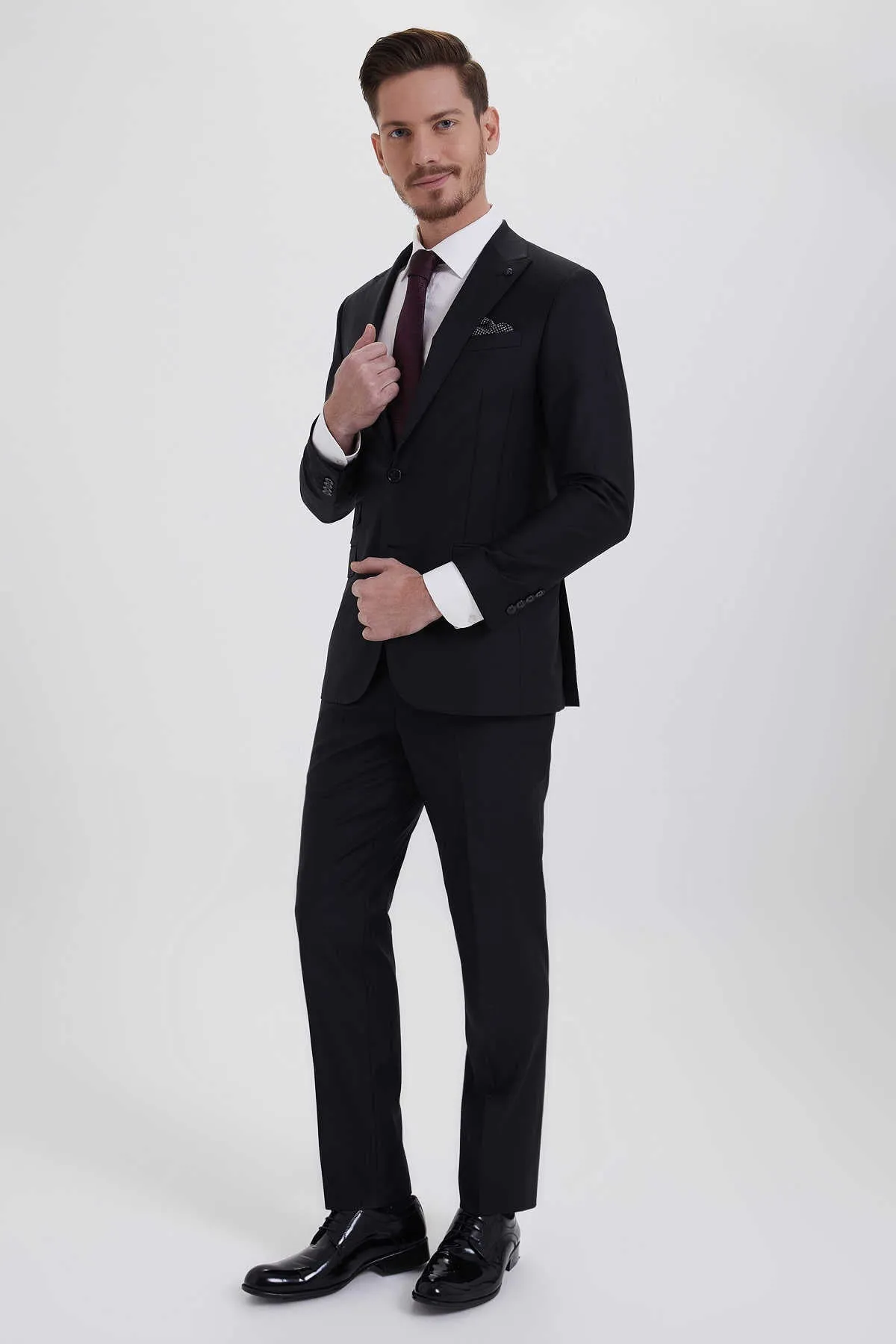 Slim Fit Black Peak Lapel Wool Blend Classic Suit