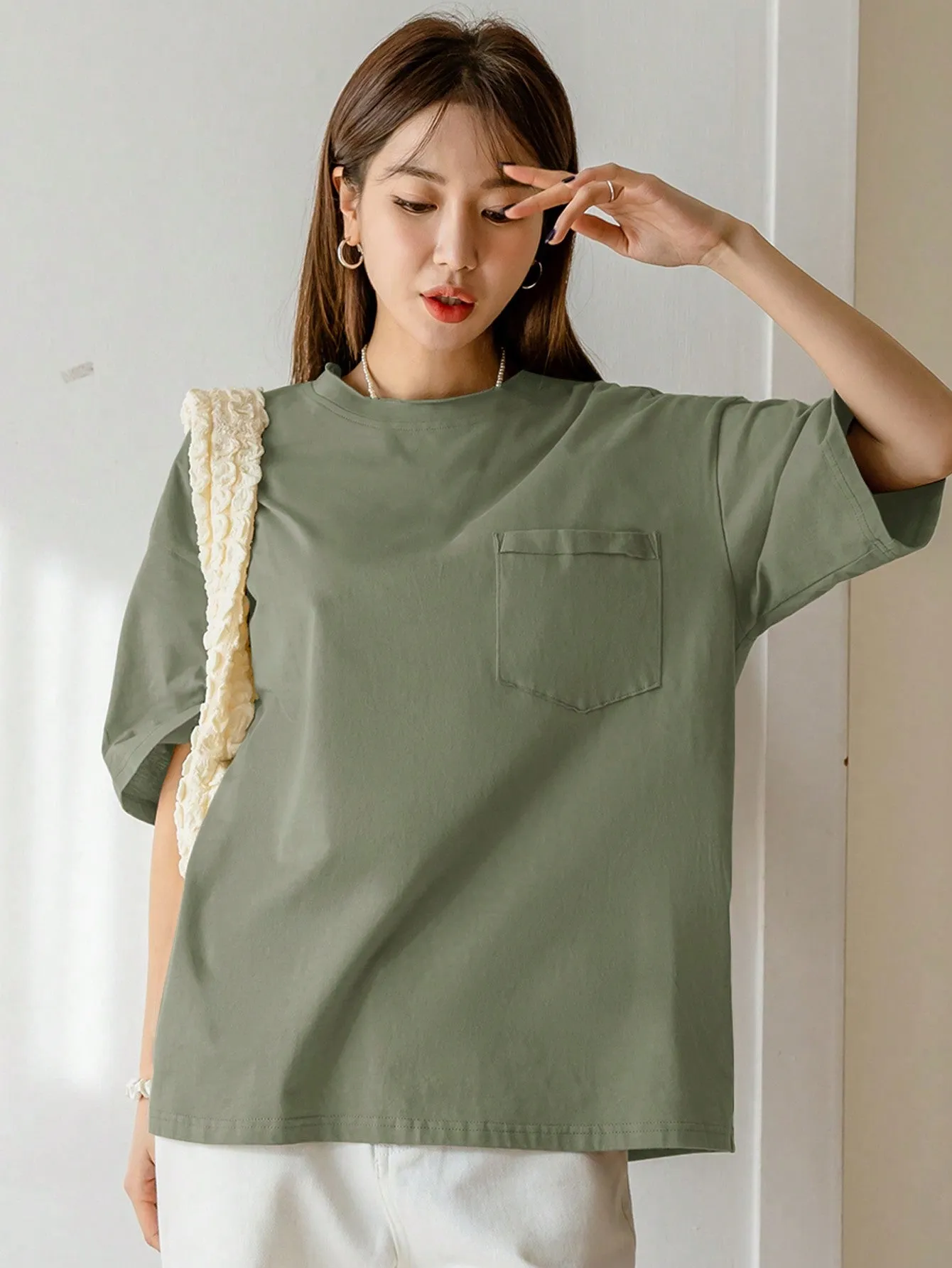 SOLID COLOR POCKET SHORT SLEEVE T-SHIRT