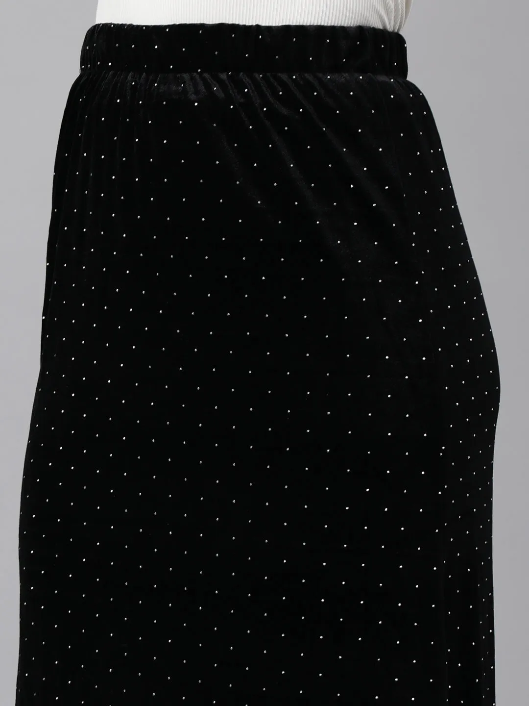 Women Solid Black A-Line Midi Skirt